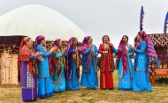 Fotoreportaž: Türkmenistanda Halkara Nowruz baýramy giňden bellenildi