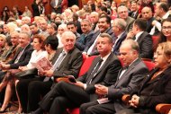 Fotoreportaž: Aşgabatda Türkiýäniň güni mynasybetli bilelikdäki türkmen-türk konserti geçirildi.