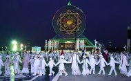 Photo story: The main Christmas tree of the country lit up in Turkmenistan