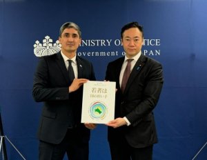 Türkmenistan’ın Japonya Büyükelçisi, Japonya Adalet Bakanı ile görüştü