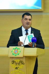 Photoreport from the ceremony of presenting passports to persons accepted into the citizenship of Turkmenistan