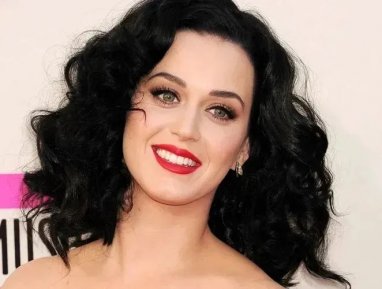 Katy Perry to go to space