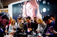 Barselonada geçirilen Mobile World Congress 2018 atly sergi (FOTO)