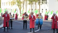 Fotoreportaž: Aşgabatda türkmen alabaýynyň heýkeli açyldy