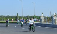 Mass bike ride in honor of World Bicycle Day in Ashgabat