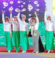 «Aşgabat 2017-ä» 30 günüň galmagy mynasybetli konsertden fotoreportaž