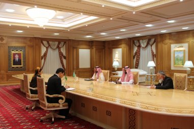 Türkmenistan Meclisi Başkanı, Suudi Arabistan'ın Türkmenistan Büyükelçisi ile görüştü