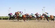 В Туркменистане прошли праздничные скачки