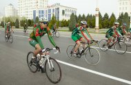 Mass bike ride held In Turkmenistan on World Health Day