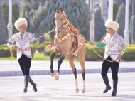 Фоторепортаж: В Туркменистане состоялся военный парад в честь Дня независимости