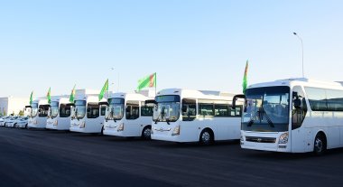 Fotoreportaž: Aşgabatda sebitiň iri logistika merkezi açyldy