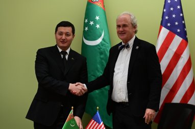 The opening of a branch of Kent State University in Turkmenistan was discussed