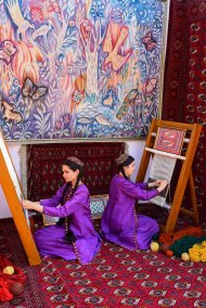 An exhibition on the occasion of the Turkmen carpet holiday was held in Ashgabat