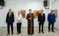 Photoreport from the exhibition of paintings by David Arushayants