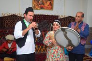 Awazada «Folklor döredijiliginiň we halk tansynyň dessurlaryň» atly halkara ylmy amala maslahaty geçirildi