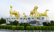 Photoreport from the celebrations organized at the international Akhal-Teke equestrian sports complex on the occasion of the national day of the Turkmen horse