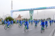 Mass bike ride held In Turkmenistan on World Health Day