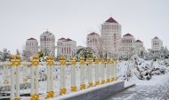 Fotoreportaž: Aşgabadyň ýaşaýjylary garly şäheriň suratlaryny paýlaşýarlar