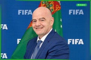 FIFA-nyň prezidenti Öwekowy TFF-nyň başlygy wezipesine saýlanmagy bilen gutlady