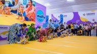 KidsExpo: Marathon of fast crawling babies