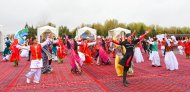 Fotoreportaž: Türkmenistanda Halkara Nowruz baýramy giňden bellenildi