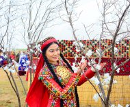 Fotoreportaž: Türkmenistanda Halkara Nowruz baýramy giňden bellenildi