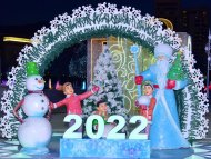 Photoreport: lights of the main New Year tree of the country lit in Turkmenistan