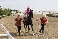 Spring racing season starts in Turkmenistan