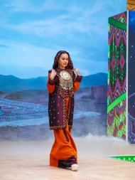 Turkmen fashion and products of entrepreneurs at the last exhibition UIET-2024