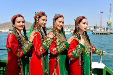 2 — 7-nji iýunda «Awaza — dostluk mekany» atly halkara tans we folklor festiwaly geçiriler