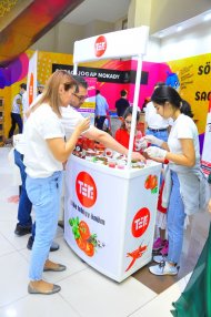 Fotoreport: Tasting of TERi Foods products in the Bagtyyarlyk shopping center