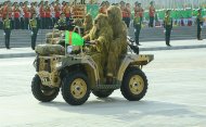 Фоторепортаж: В Туркменистане состоялся военный парад в честь Дня независимости