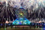 Photo report: Fireworks on the square in front of the Alem Cultural and Entertainment Center in Ashgabat