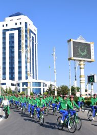 Photo report: A massive bike ride in honor of World Bicycle Day took place in Ashgabat