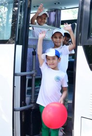 Fotoreportaž: Türkmenistanda çagalaryň tomusky dynç alyş möwsümine badalga berildi