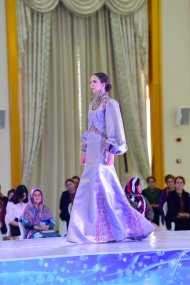 A display of national clothes was held in Turkmenabad