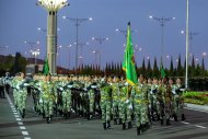 Фоторепортаж: Военный парад по случаю 75-й годовщины Победы в Великой Отечественной войне 1941-1945 годов в Ашхабаде