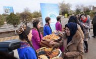 Türkmen-özbek dostluk festiwalynyň gatnaşyjylary Köneürgenjiň taryhy ýerlerine bardylar