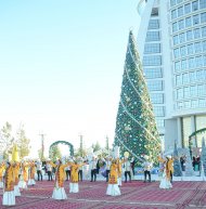 Täze ýyl baýramçylygy mynasybetli Baş arçalaryň yşyklandyrylyş dabarasyndan fotoreportaž