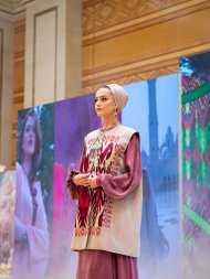 Turkmen fashion and products of entrepreneurs at the last exhibition UIET-2024