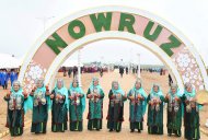 Fotoreportaž: Türkmenistanda Halkara Nowruz baýramy giňden bellenildi