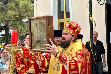 Mitropolit Wikentiý we arhýepiskop Feofilakt Türkmenistanyň prawoslaw ybadathanalaryna baryp gördüler