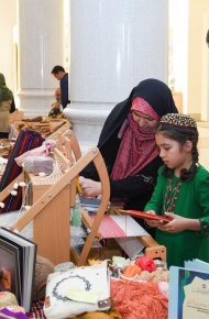 An exhibition of works by artists and artisans of Iran opened in Ashgabat