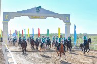 Photoreport: An equestrian race was held in Turkmenistan in honor of the National holiday of the Turkmen horse.