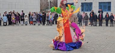 В туркмено-российской школе имени А.С. Пушкина отметили Масленицу