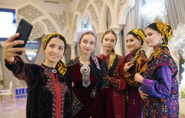 Fashion Week in Ashgabat ended with a show by Mähirli Zenan