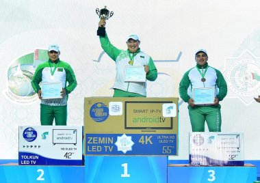 Fotoreportaž: Aşgabatda agyr atletika boýunça Türkmenistanyň açyk çempionaty tamamlandy