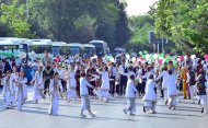 Fotoreportaž: Türkmenistanda çagalaryň tomusky dynç alyş möwsümine badalga berildi