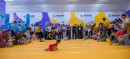 KidsExpo: марафон по быстрому ползанию среди малышей