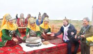 Fotoreportaž: Türkmenistanda Halkara Nowruz baýramy giňden bellenildi